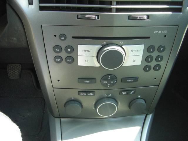 VISTA CLIMA Y CD OPEL ASTRA 1.6 TWINPORT GASOLINA 105CV
