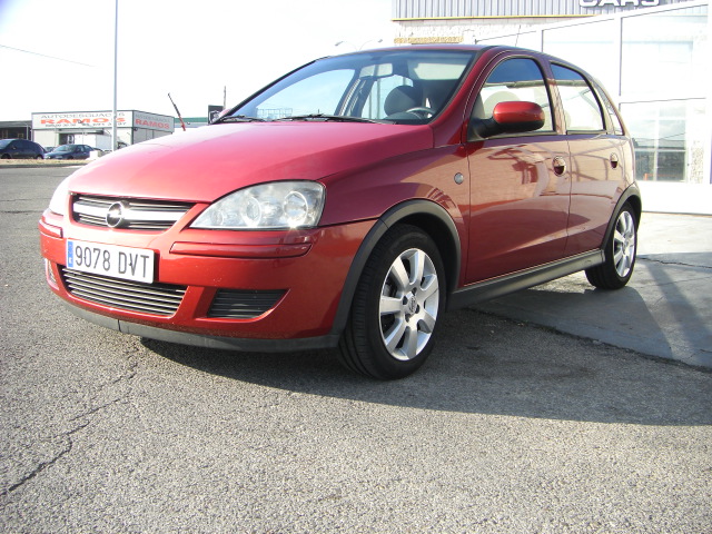 VISTA DELANTERA IZQUIERDA OPEL CORSA 1.3 CDTI 70CV