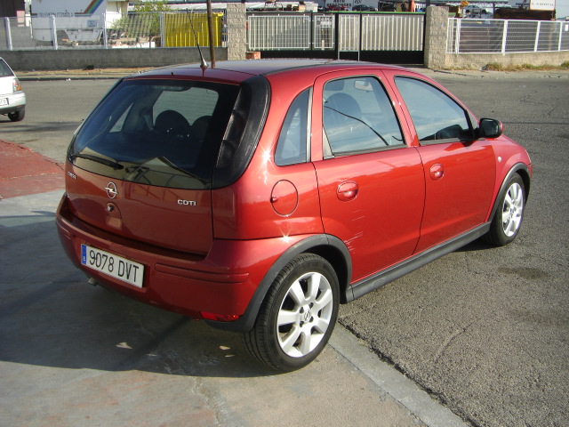 VISTA TRASERA DERECHA OPEL CORSA 1.3 CDTI 70CV