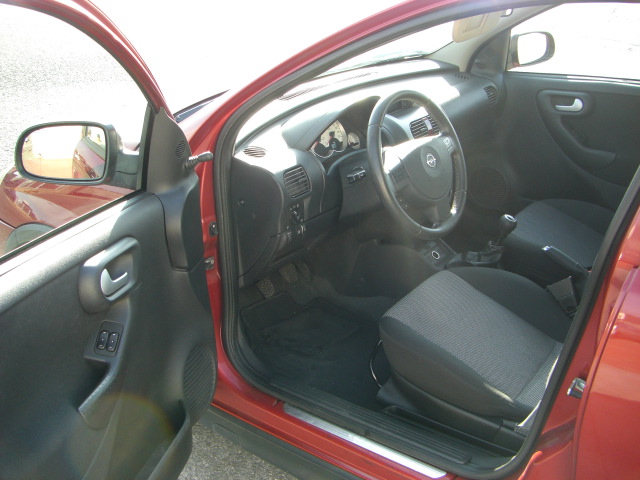 VISTA INTERIOR IZQUIERDO OPEL CORSA 1.3 CDTI 70CV