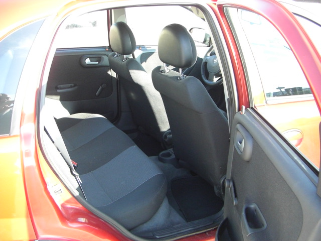 VISTA INTERIOR TRASERO 2 OPEL CORSA 1.3 CDTI 70CV