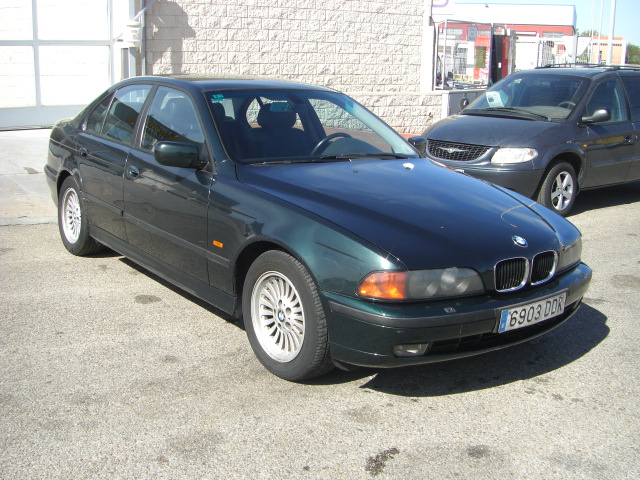 VISTA DELANTERA DERECHA BMW 530 D 3.0 183CV AUTOMATICO