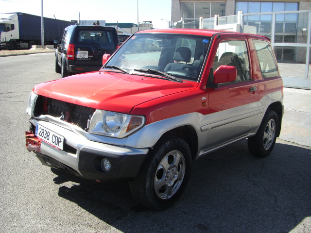 VISTA DELANTERA IZQUIERDA MITSUBISHI IO 2.0 GDI 129CV 4X4