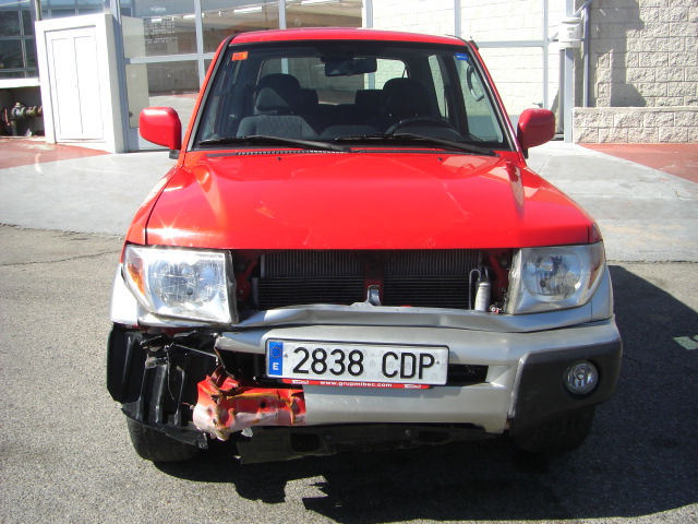 VISTA DELANTERA MITSUBISHI IO 2.0 GDI 129CV 4X4