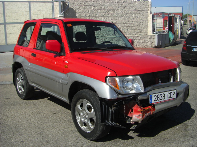 VISTA DELANTERA DERECHA MITSUBISHI IO 2.0 GDI 129CV 4X4