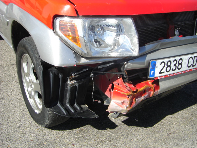 VISTA GOLPE MITSUBISHI IO 2.0 GDI 129CV 4X4