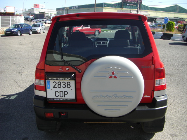 VISTA TRASERA MITSUBISHI IO 2.0 GDI 129CV 4X4