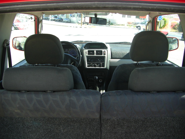 VISTA INTERIOR MITSUBISHI IO 2.0 GDI 129CV 4X4