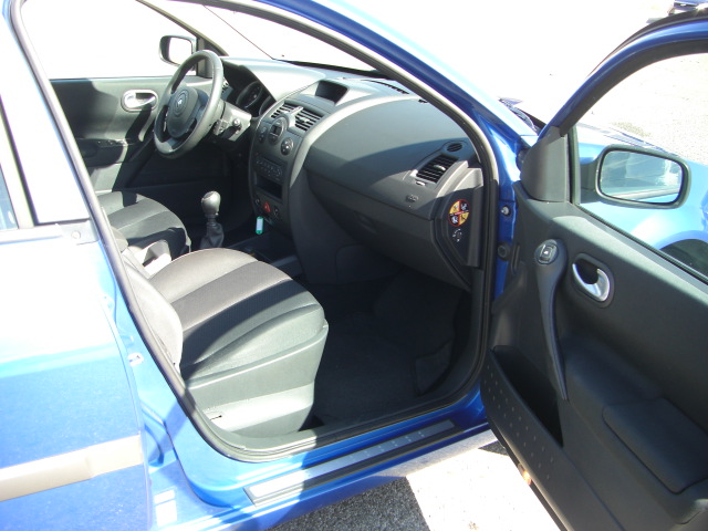 VISTA INTERIOR DERECHO RENAULT MEGANE 1.9 DCI 120CV