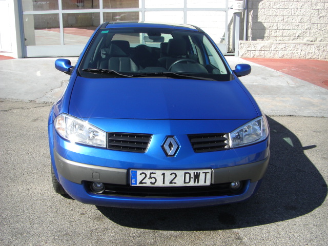 VISTA DELANTERA RENAULT MEGANE 1.9 DCI 120CV