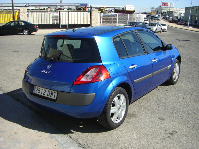 VISTA TRASERA DERECHA RENAULT MEGANE 1.9 DCI 120CV
