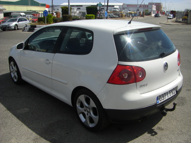VISTA TRASERA IZQUIERDA VOLKSWAGEN GOLF GT 1.4 TSI 170CV