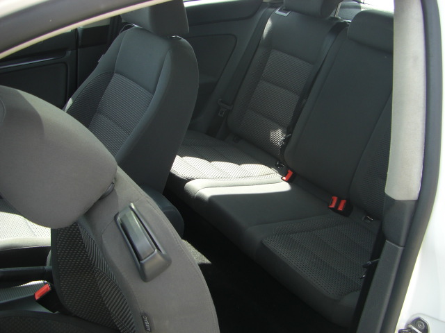 VISTA INTERIOR TRASERO VOLKSWAGEN GOLF GT 1.4 TSI 170CV