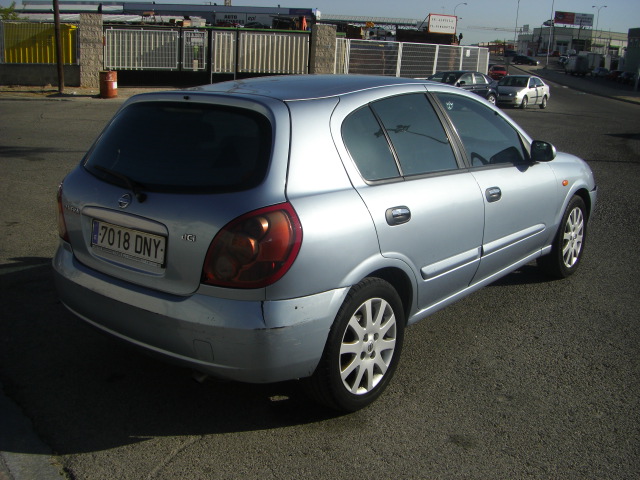 VISTA TRASERA DERECHA NISSAN ALMERA 2.2 DCI 112CV