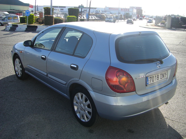 VISTA TRASERA IZQUIERDA NISSAN ALMERA 2.2 DCI 112CV