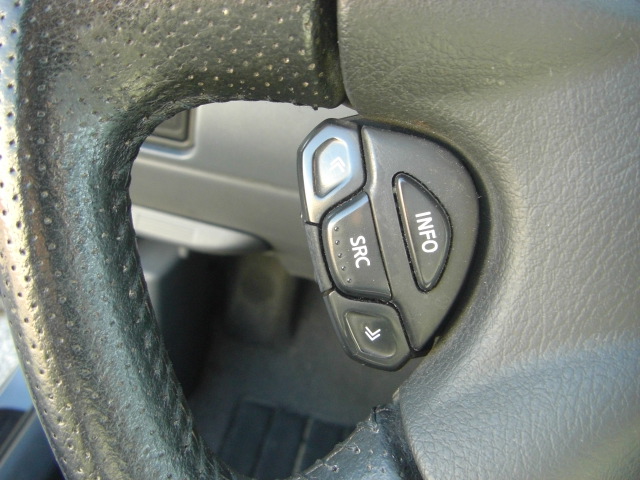 VISTA MANDOS AUDIO EN VOLANTE NISSAN ALMERA 2.2 DCI 112CV