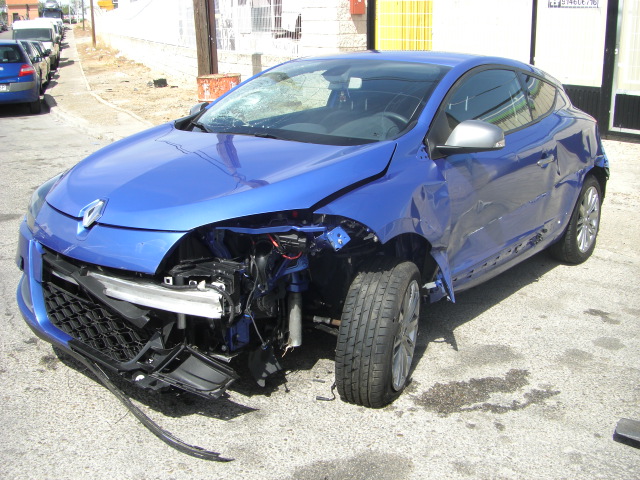 VISTA DELANTERA IZQUIERDA RENAULT MEGANE 1.6 GT LINE 110CV 