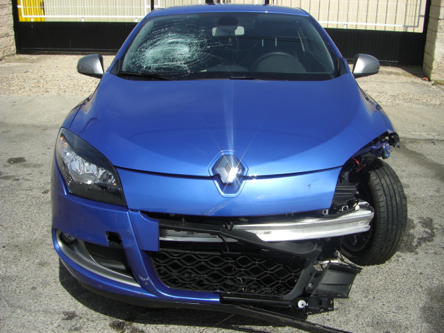 VISTA DELANTERA RENAULT MEGANE 1.6 GT LINE 110CV 