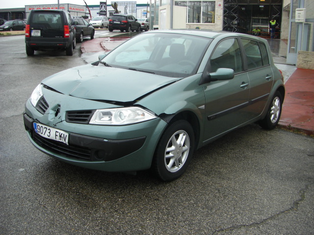 VISTA DELANTERA IZQUIERDA RENAULT MEGANE 1.5 DCI 85CV