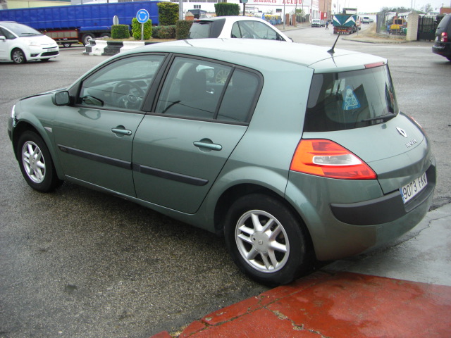 VISTA TRASERA IZQUIERDA RENAULT MEGANE 1.5 DCI 85CV