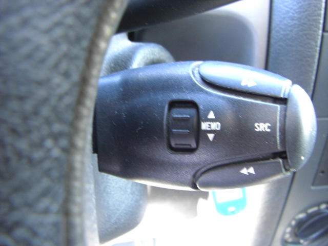 VISTA MANDOS AUDIO EN VOLANTE PEUGEOT PARTNER COMBI PLUS 2.0 90CV