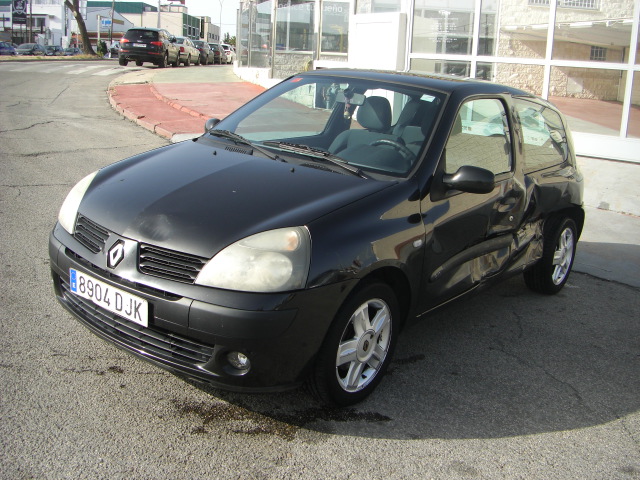 VISTA DELANTERA IZQUIERDA RENAULT CLIO COMMUNITY 1.5 DCI 80CV