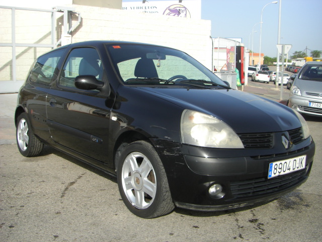 VISTA DELANTERA DERECHA RENAULT CLIO COMMUNITY 1.5 DCI 80CV