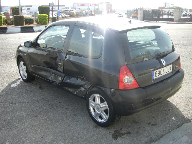 VISTA TRASERA IZQUIERDA RENAULT CLIO COMMUNITY 1.5 DCI 80CV