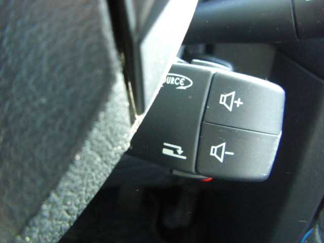 VISTA MANDOS AUDIO EN VOLANTE RENAULT CLIO COMMUNITY 1.5 DCI 80CV