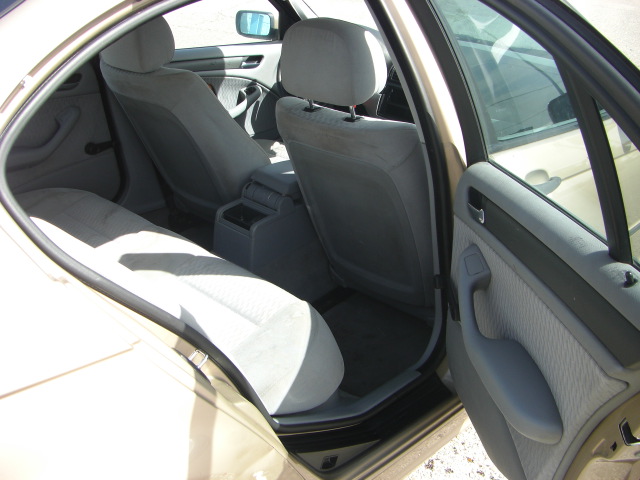 VISTA INTERIOR TRASERO 2 BMW E-46  320 D 136CV