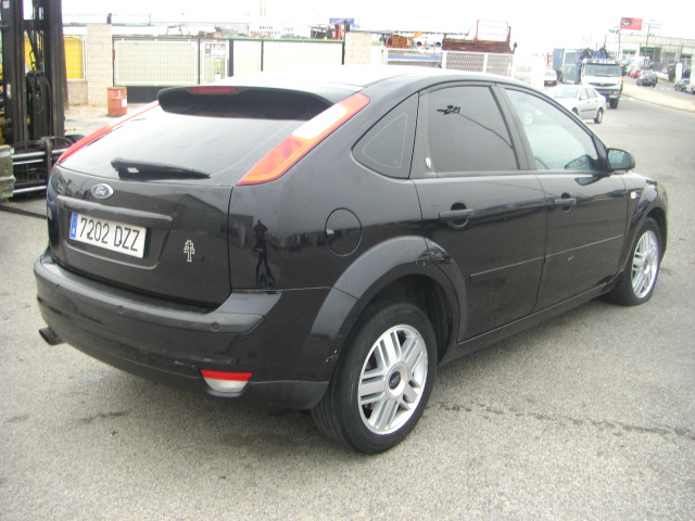 VISTA TRASERA DERECHA FORD FOCUS GHIA 1.8 TDCI 115CV 