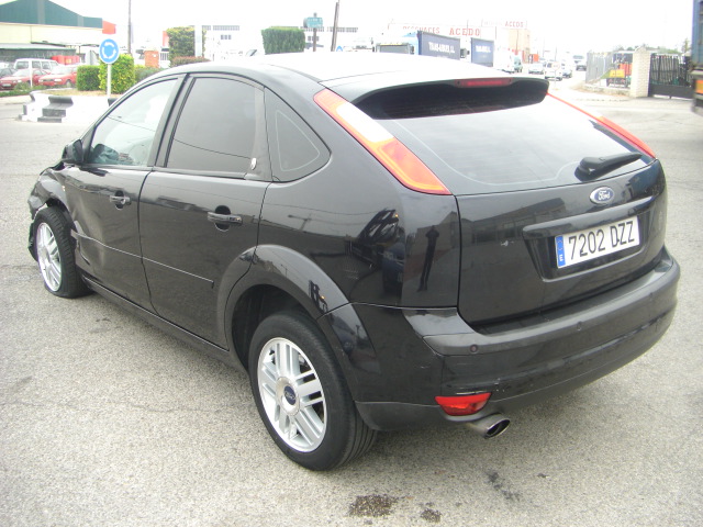 VISTA TRASERA IZQUIERDA FORD FOCUS GHIA 1.8 TDCI 115CV 