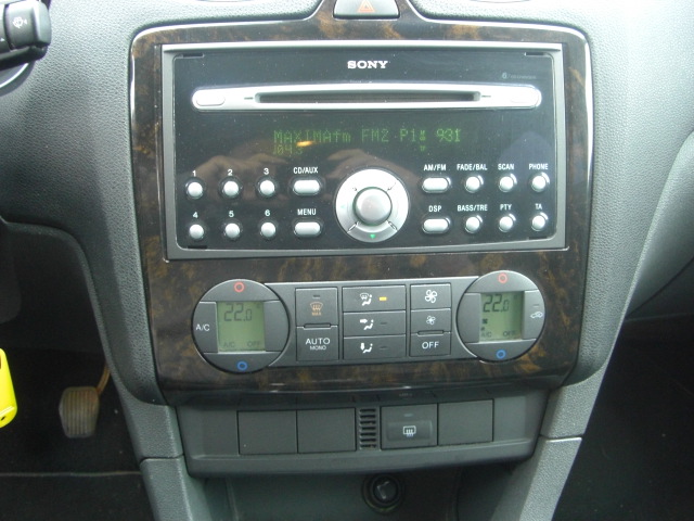 VISTA CD Y CLIMA FORD FOCUS GHIA 1.8 TDCI 115CV 