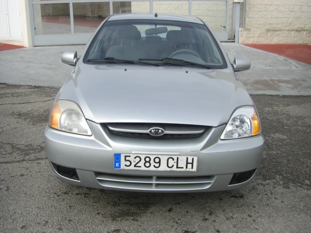 VISTA DELANTERA KIA RIO 1.6 I-S 100CV FAMILIAR