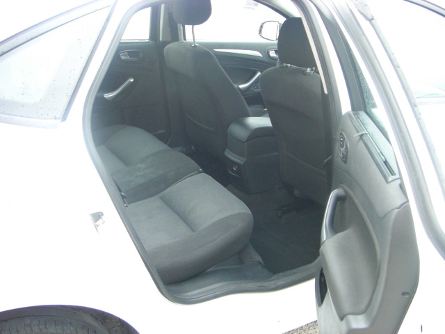 VISTA INTERIOR TRASERO 2 FORD MONDEO 2.0 TDCI 140CV