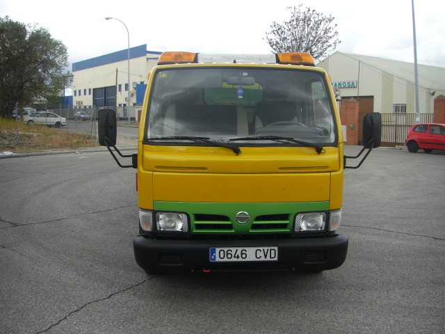 NISSAN CABSTAR E 3.0 D 125CV CAMION PORTACOCHES