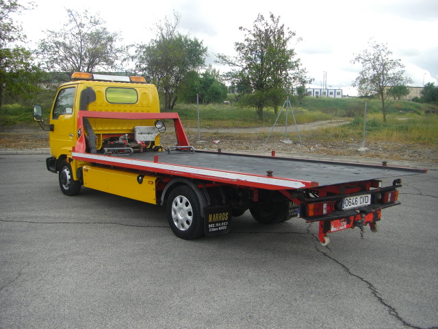 VISTA TRASERA IZQUIERDA NISSAN CABSTAR E 3.0 D 125CV CAMION PORTACOCHES