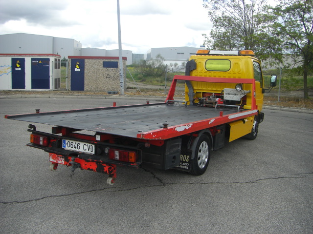 VISTA TRASERA DERECHA NISSAN CABSTAR E 3.0 D 125CV CAMION PORTACOCHES