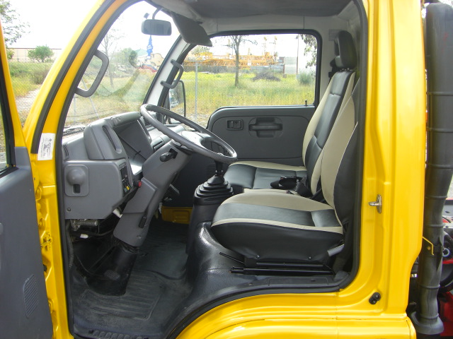 VISTA INTERIOR IZQUIERDO 2 VISTA INTERIOR IZQUIERDO NISSAN CABSTAR E 3.0 D 125CV CAMION PORTACOCHES