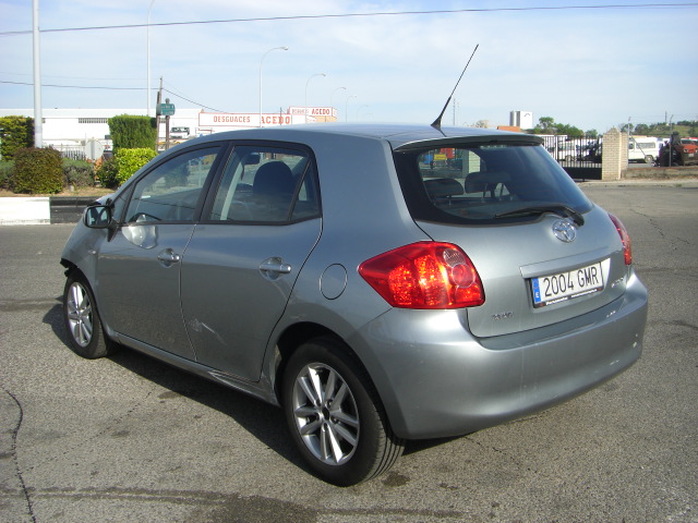 VISTA TRASERA IZQUIERDA TOYOTA AURIS 1.4 D4D 90CV