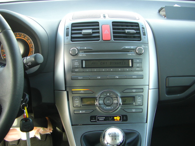 VISTA CD Y CLIMA TOYOTA AURIS 1.4 D4D 90CV