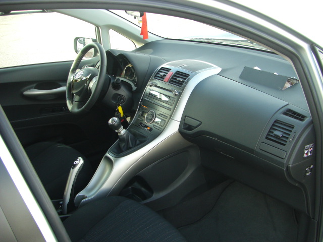 VISTA INTERIOR DELANTERO TOYOTA AURIS 1.4 D4D 90CV