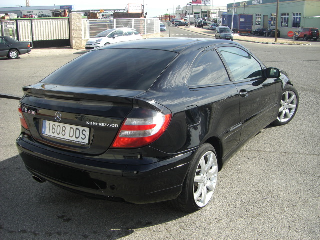 VISTA TRASERA DERECHA MERCEDES BENZ C-230 KOMPRESOR 1.8 GASOLINA 192CV