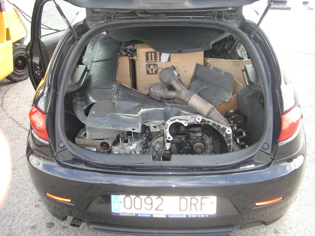 VISTA PIEZAS EN MALETERO ALFA ROMEO 2.0 TI SPORT 150CV GASOLINA