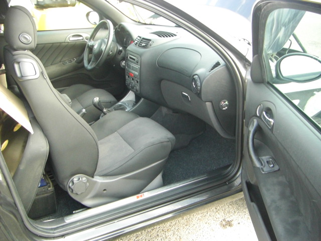 VISTA INTERIOR DERECHO ALFA ROMEO 2.0 TI SPORT 150CV GASOLINA