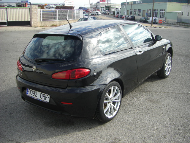 VISTA TRASERA DERECHA ALFA ROMEO 2.0 TI SPORT 150CV GASOLINA