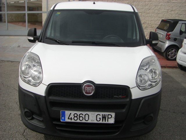 VISTA DELANTERA FIAT DOBLO CARGO 1.3 MULTIJET 90CV