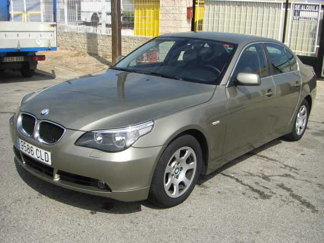 VISTA DELANTERA IZQUIERDA BMW 530D 3.0 217CV