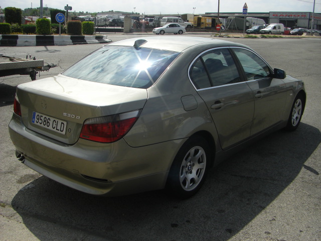 VISTA TRASERA DERECHA BMW 530D 3.0 217CV