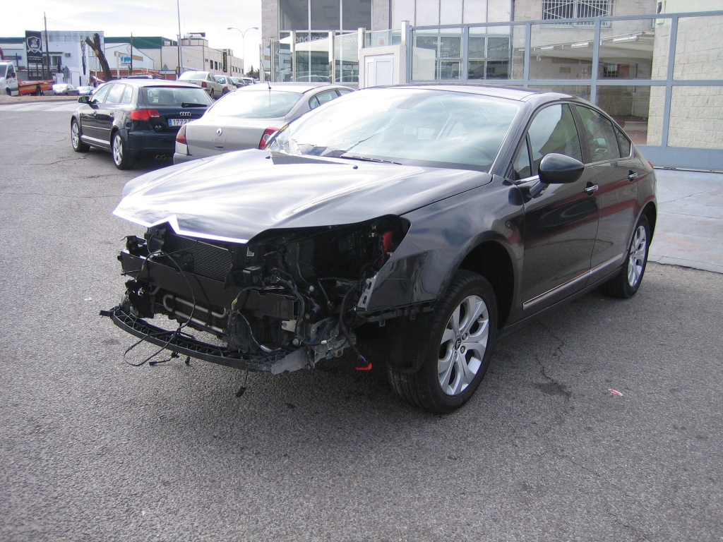 VISTA DELANTERA IZQUIERDA CITROEN C-5 2.0 HDI SPORT 140CV